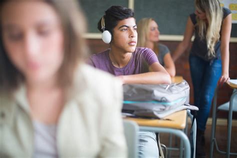 Why Should Students Listen to Music in Class and The Myriad Benefits That Flow From It